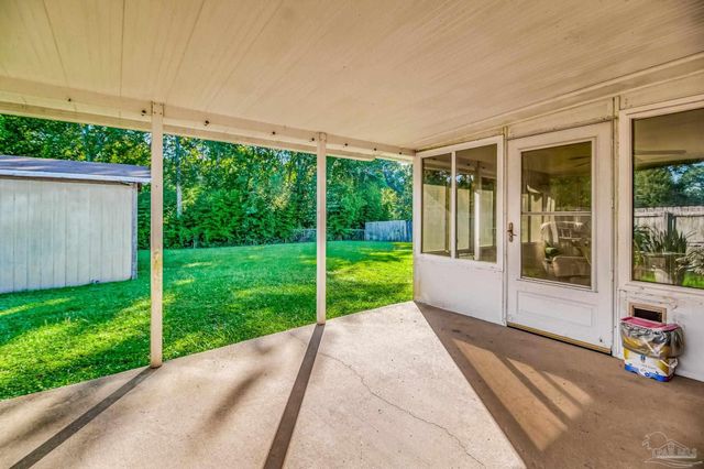 1914 Coral Island Rd, Pensacola, FL 32506