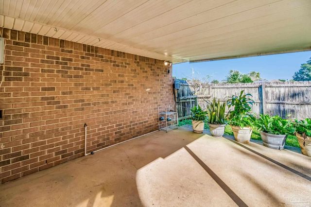 1914 Coral Island Rd, Pensacola, FL 32506