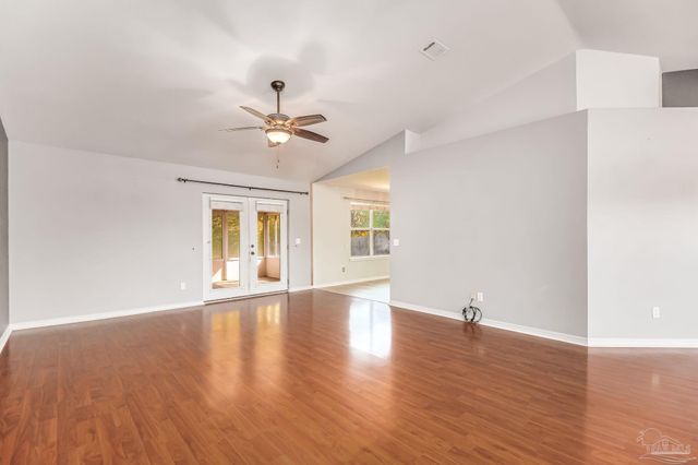 1914 Coral Island Rd, Pensacola, FL 32506