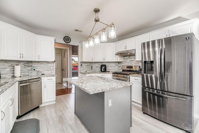 1914 Coral Island Rd, Pensacola, FL 32506