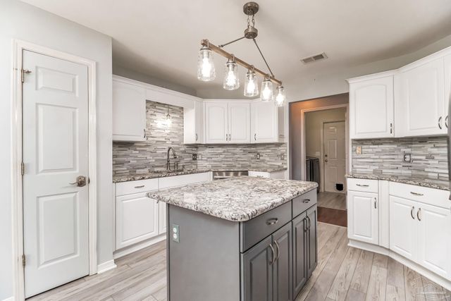 1914 Coral Island Rd, Pensacola, FL 32506