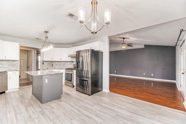 1914 Coral Island Rd, Pensacola, FL 32506