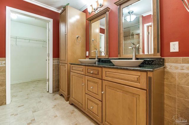 1914 Coral Island Rd, Pensacola, FL 32506