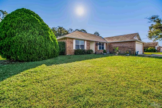 1914 Coral Island Rd, Pensacola, FL 32506