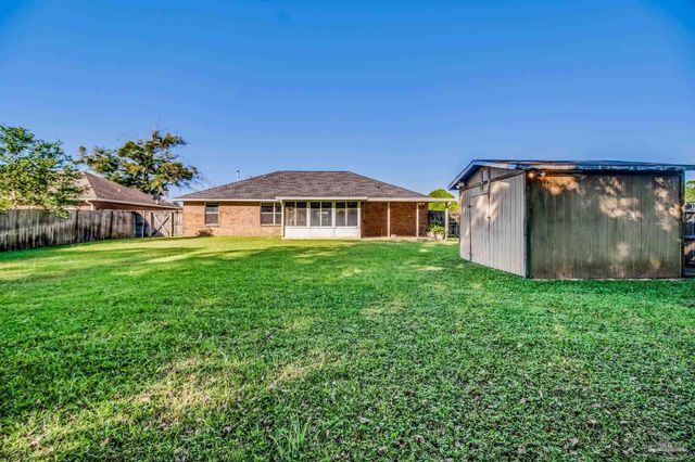 1914 Coral Island Rd, Pensacola, FL 32506