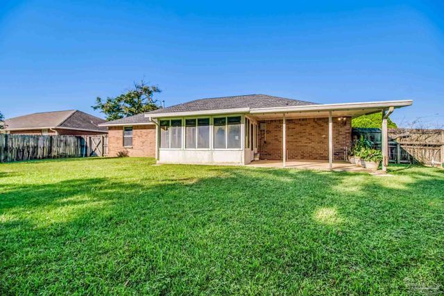 1914 Coral Island Rd, Pensacola, FL 32506