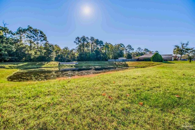 1914 Coral Island Rd, Pensacola, FL 32506