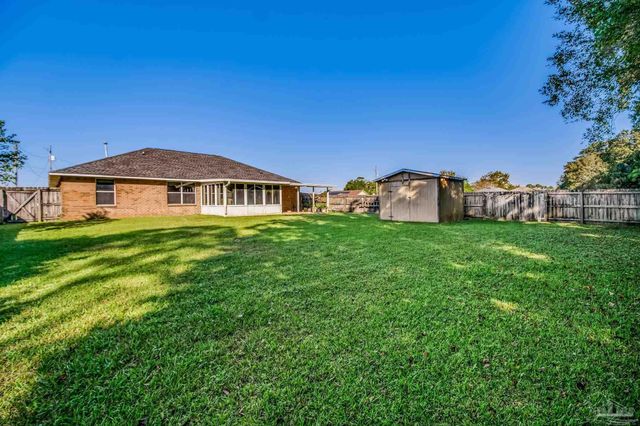 1914 Coral Island Rd, Pensacola, FL 32506