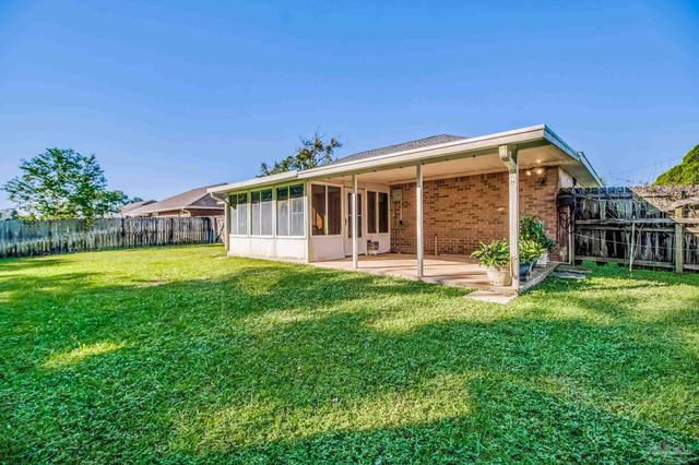 1914 Coral Island Rd, Pensacola, FL 32506