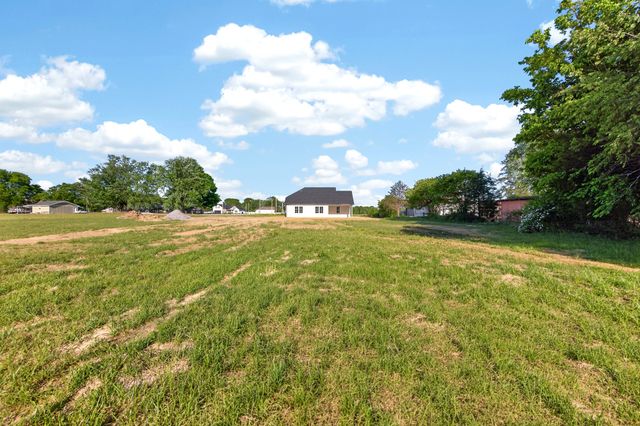 237 Copperas Creek Rd, Tullahoma, TN 37388