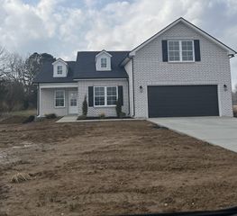 237 Copperas Creek Rd, Tullahoma, TN 37388