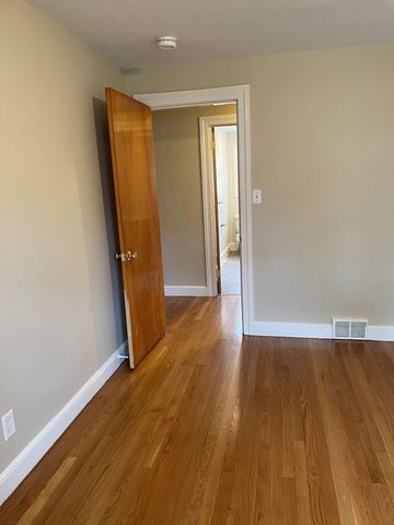 144 Summer Street 1, Waltham, MA 02453