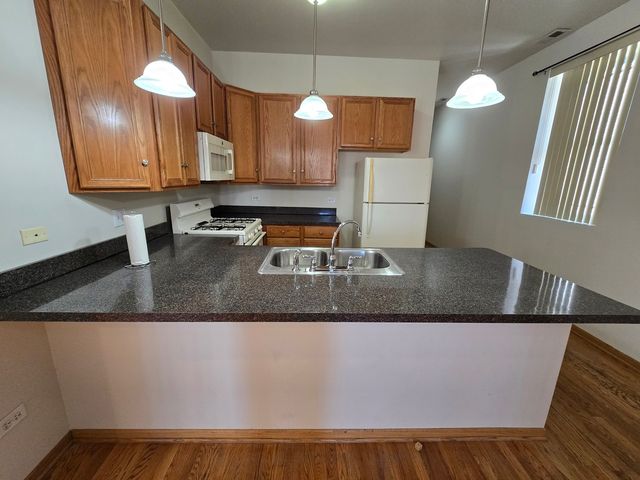 1700 W CERMAK Road 2R, Chicago, IL 60608