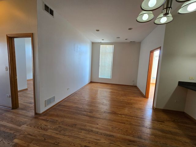 1700 W CERMAK Road 2R, Chicago, IL 60608