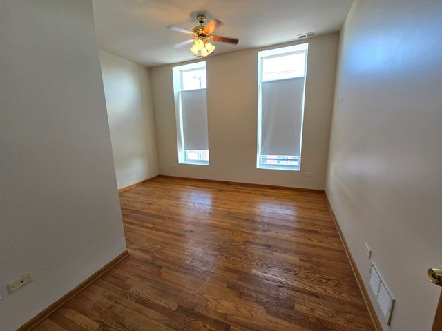 1700 W CERMAK Road 2R, Chicago, IL 60608