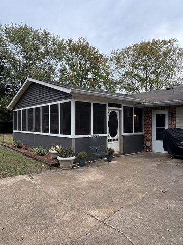 121 Crockett Ct, Smyrna, TN 37167