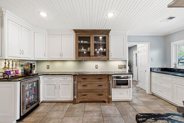 214 GARDENIA DR, Memphis, TN 38117