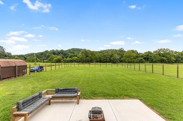 2646 New Hope Rd, Hendersonville, TN 37075