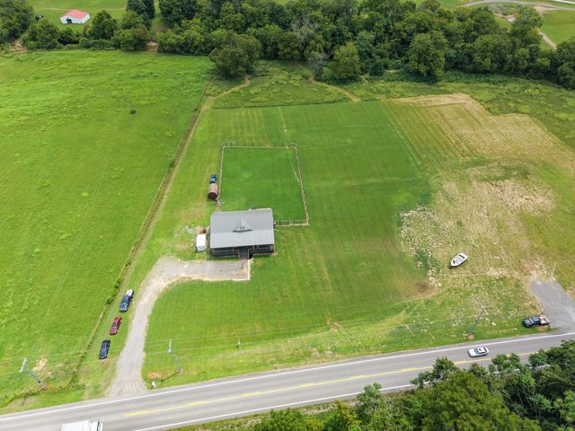 2646 New Hope Rd, Hendersonville, TN 37075