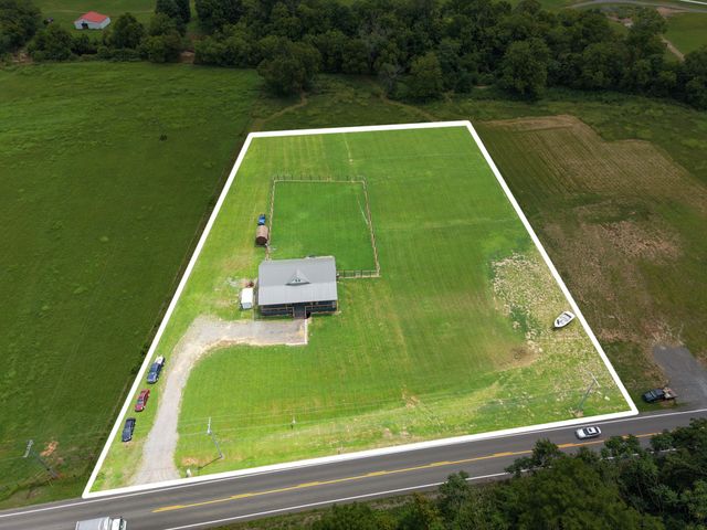 2646 New Hope Rd, Hendersonville, TN 37075