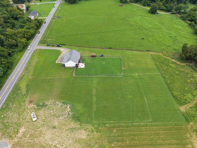 2646 New Hope Rd, Hendersonville, TN 37075