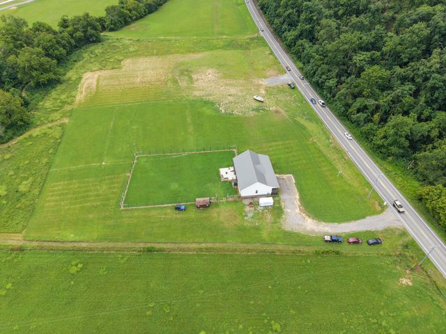 2646 New Hope Rd, Hendersonville, TN 37075