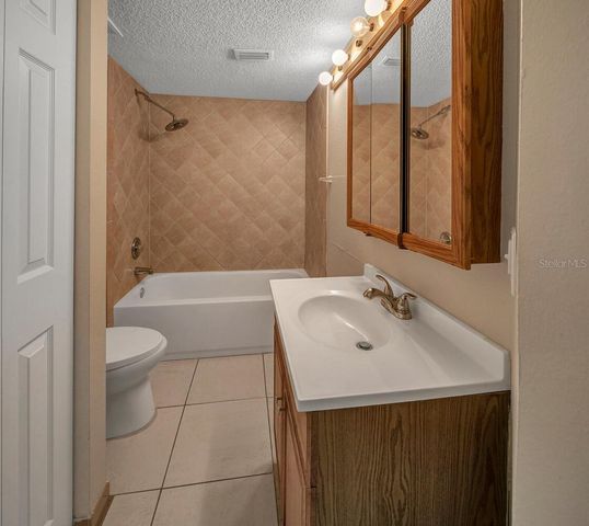 2002 BLUE HAWK COURT 1723, Clearwater, FL 33762