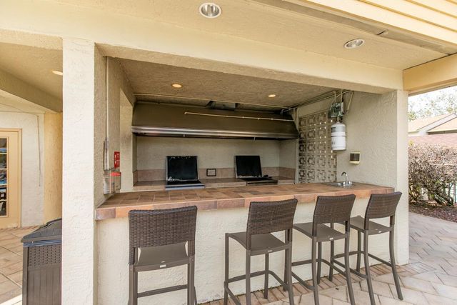 2002 BLUE HAWK COURT 1723, Clearwater, FL 33762