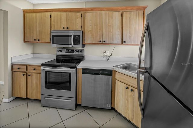 2002 BLUE HAWK COURT 1723, Clearwater, FL 33762