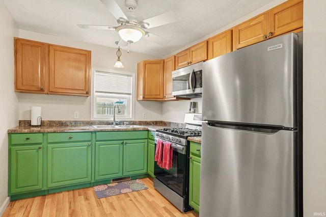 1207 Manchester Drive, South Bend, IN 46615