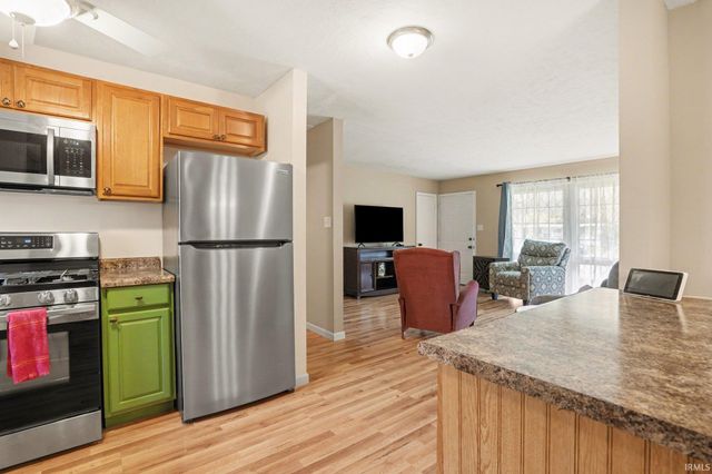 1207 Manchester Drive, South Bend, IN 46615