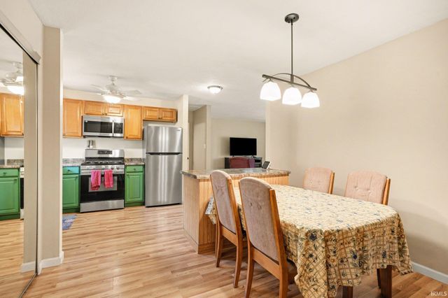 1207 Manchester Drive, South Bend, IN 46615