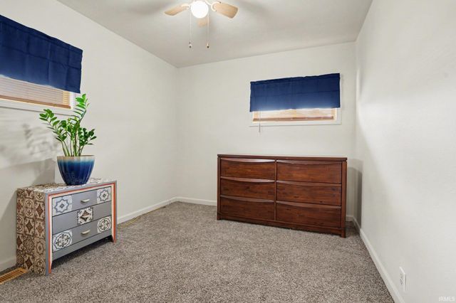 1207 Manchester Drive, South Bend, IN 46615