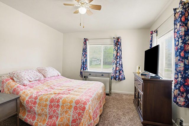 1207 Manchester Drive, South Bend, IN 46615