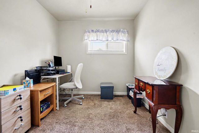 1207 Manchester Drive, South Bend, IN 46615