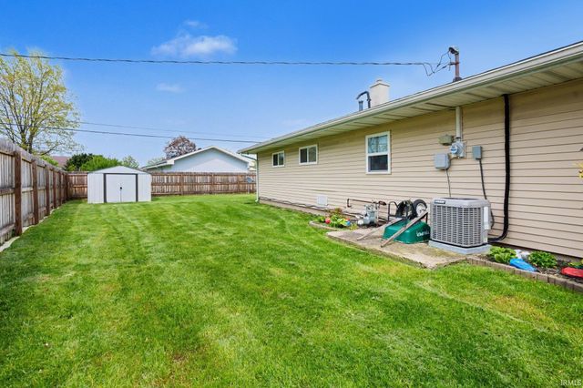 1207 Manchester Drive, South Bend, IN 46615