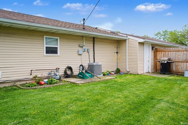 1207 Manchester Drive, South Bend, IN 46615