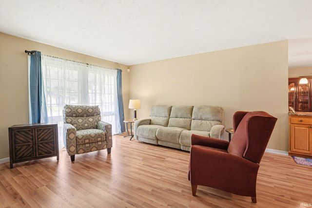 1207 Manchester Drive, South Bend, IN 46615