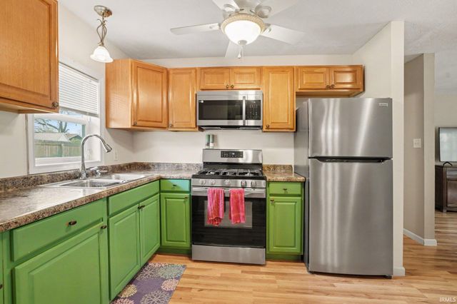1207 Manchester Drive, South Bend, IN 46615