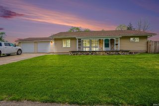 1207 Manchester Drive, South Bend, IN 46615