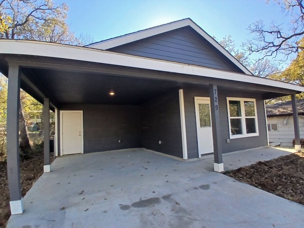 729 Oak Landing Circle, Kemp, TX 75143