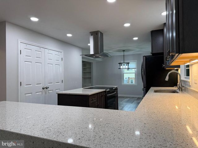 7033 WESTMORELAND DR, Warrenton, VA 20187