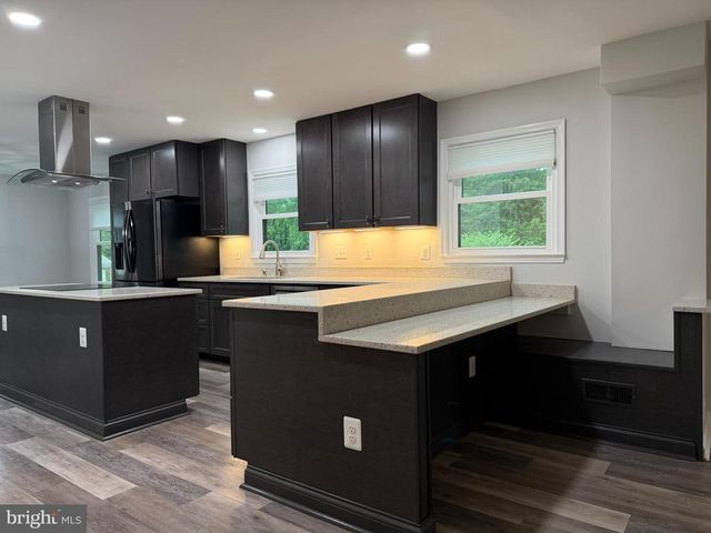 7033 WESTMORELAND DR, Warrenton, VA 20187