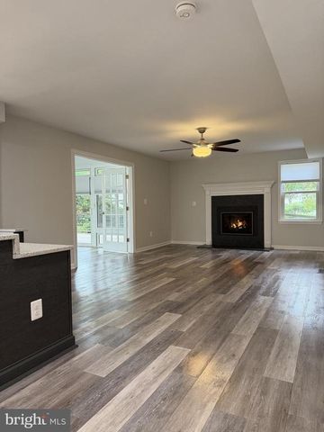 7033 WESTMORELAND DR, Warrenton, VA 20187
