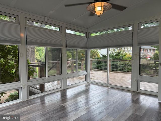 7033 WESTMORELAND DR, Warrenton, VA 20187