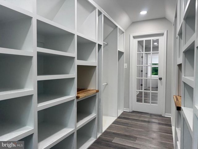 7033 WESTMORELAND DR, Warrenton, VA 20187