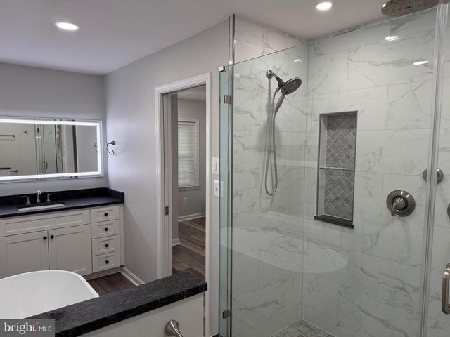 7033 WESTMORELAND DR, Warrenton, VA 20187