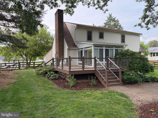 7033 WESTMORELAND DR, Warrenton, VA 20187