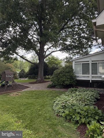 7033 WESTMORELAND DR, Warrenton, VA 20187
