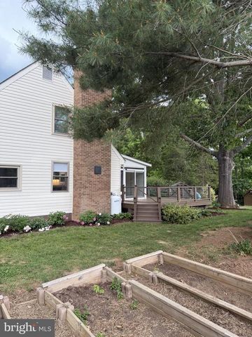 7033 WESTMORELAND DR, Warrenton, VA 20187